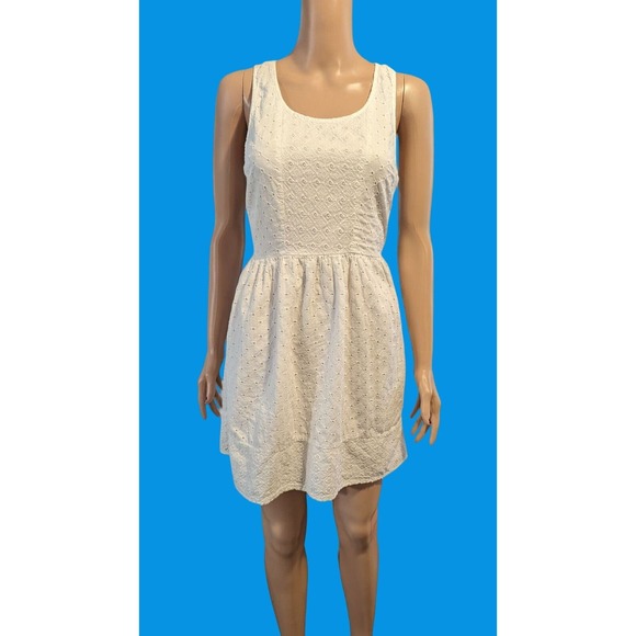 American Eagle Size 4 White Eyelet Cotton Mini Dress Zippered Back Coquette - Picture 1 of 13